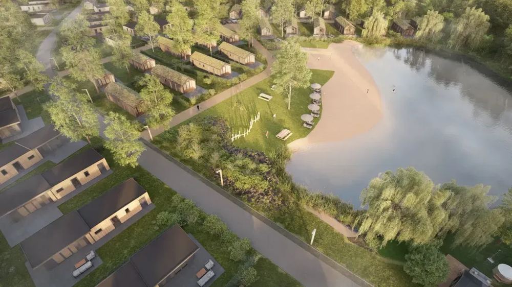 Recreatiewoning met glazen pui in herfstlandschap